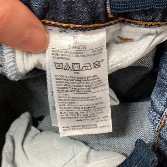 Old navy boot cut jeans, size 3T - Picture 6 of 7